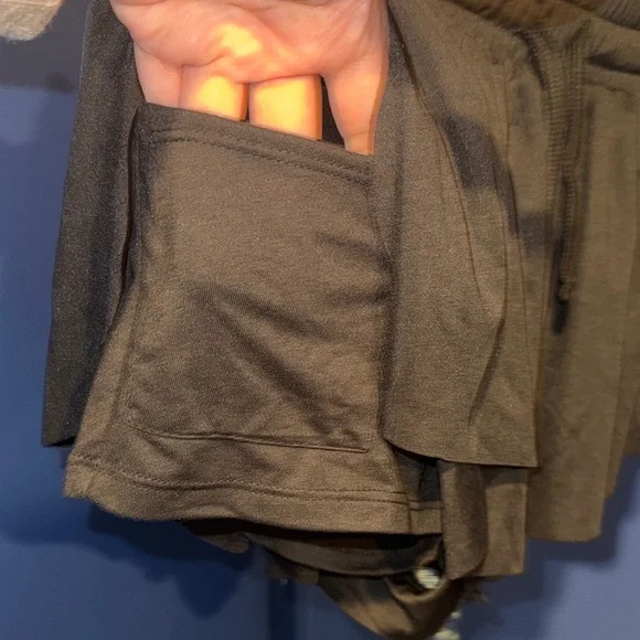 Faded Rose- NWT Black Flowy Shorts Size Medium - Picture 10 of 17